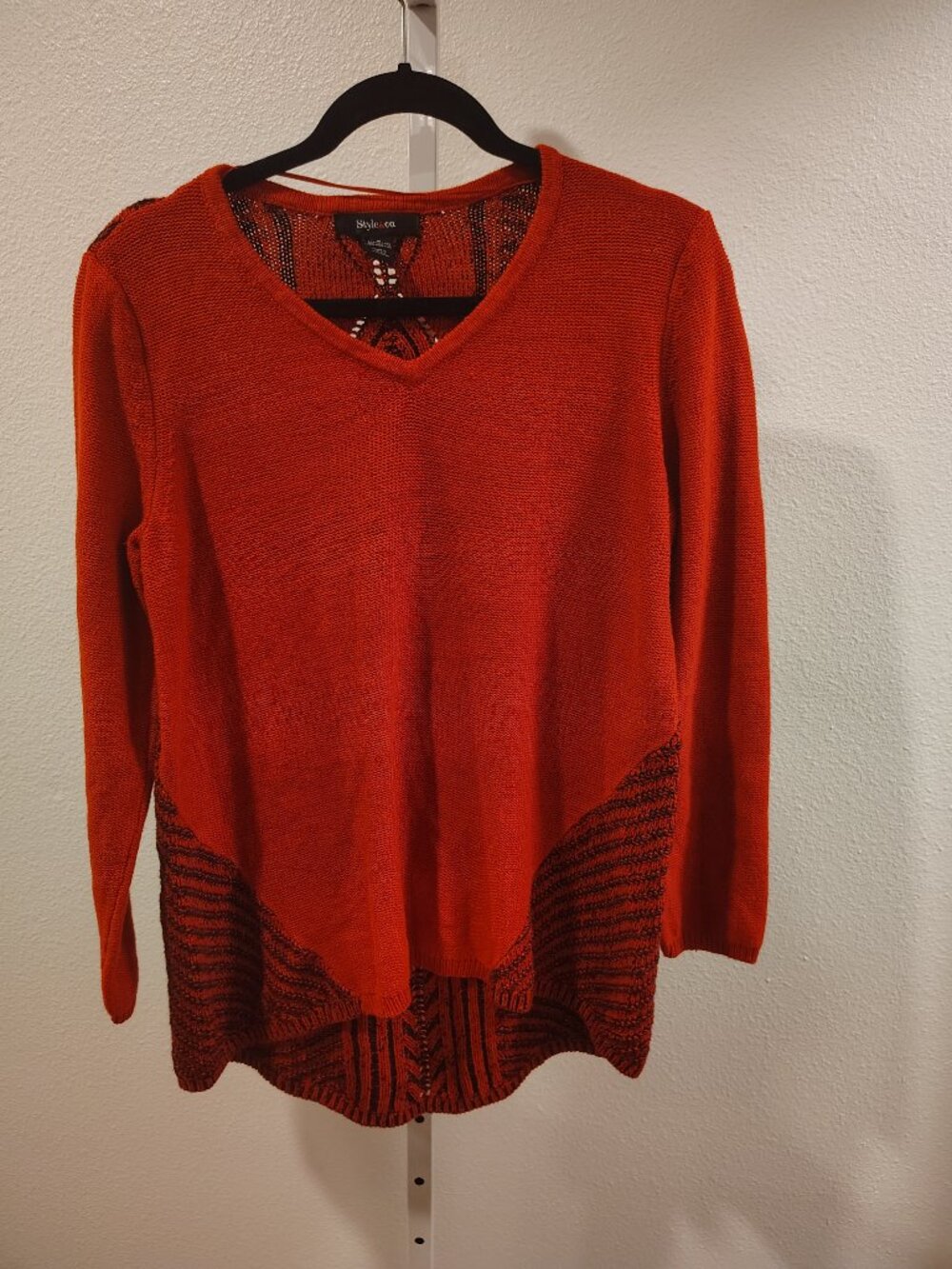 Style & Co Women's Sweater Red Black Size Medium V-Neck High Low Tunic